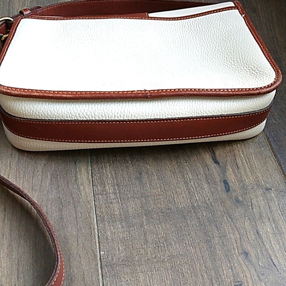 VTG COACH CREAM LEATHER CROSSBODY 9LX11W. - Picture 11 of 11
